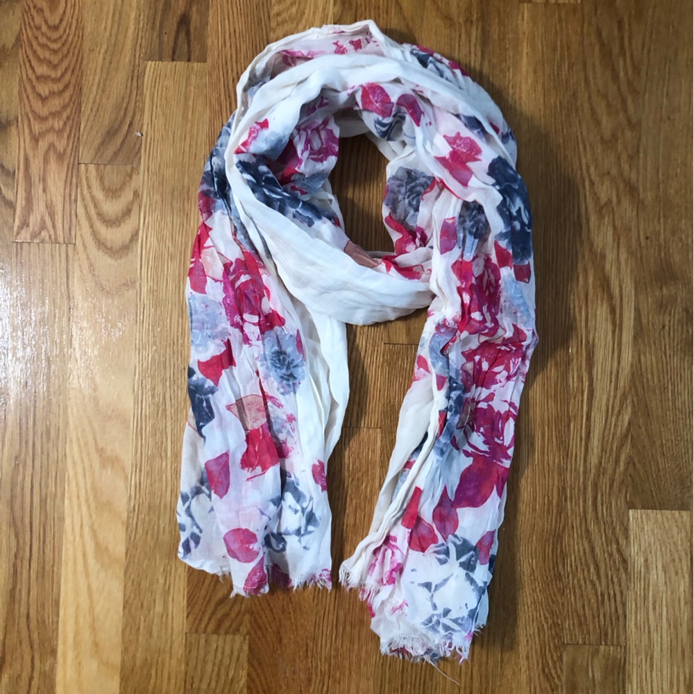 American Eagle scarf